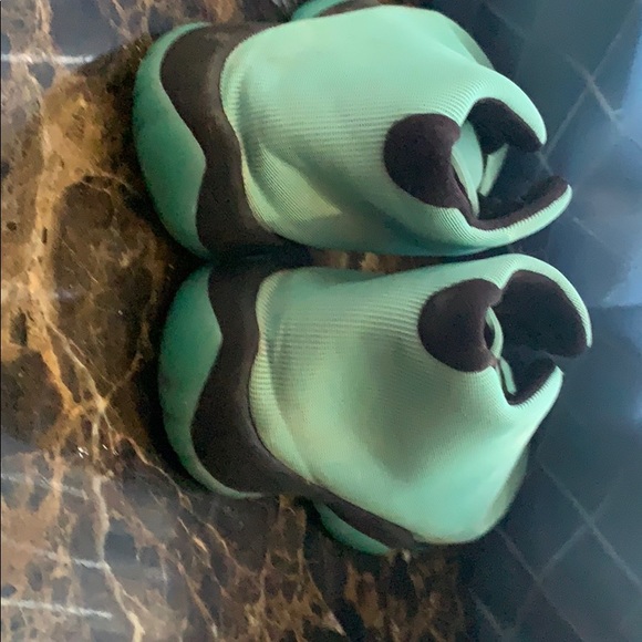 Shoes - Picture 3 of 4